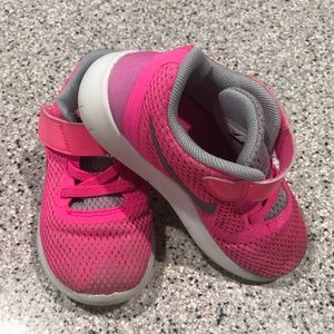 Toddler size 9 Nike’s